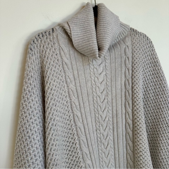 Lululemon Rolling In The Warmth Poncho Heathered Core Ultra Light Grey One Size - Picture 5 of 10
